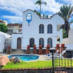 Hill House - Mazatlán